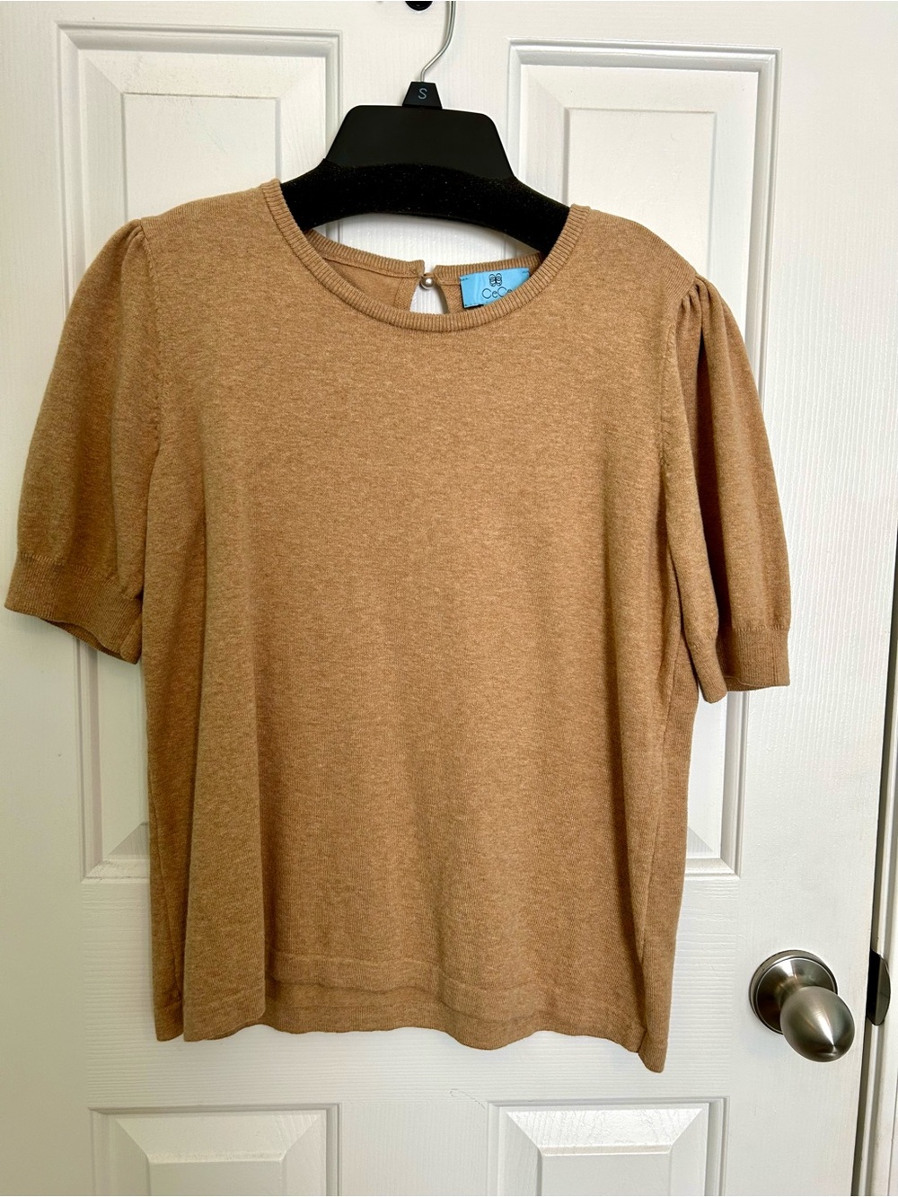 CeCe Camel Puff Sleeve Short Sleeve Knit Top